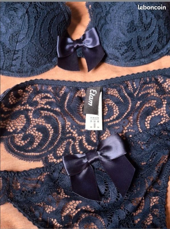 💙 Etam - Ensemble de lingerie dentelle chic bleu marine avec noeuds en satin Soutien gorge 85C / culotte 36/38 Neufs (image 6)