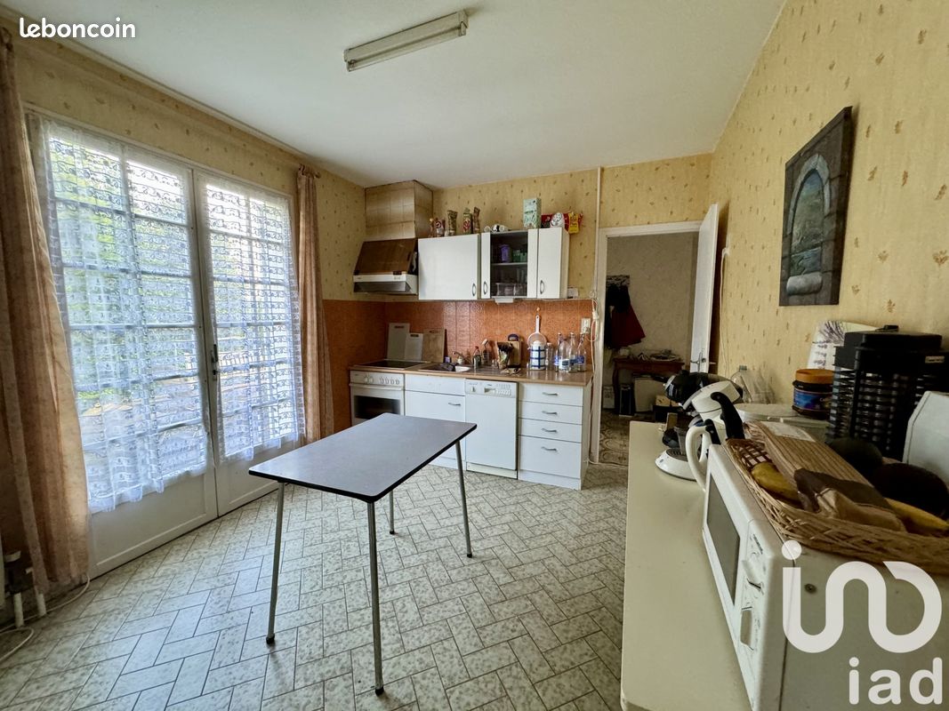 Maison 7 pièces 180 m² - Étriac 16250 (image principale 5)