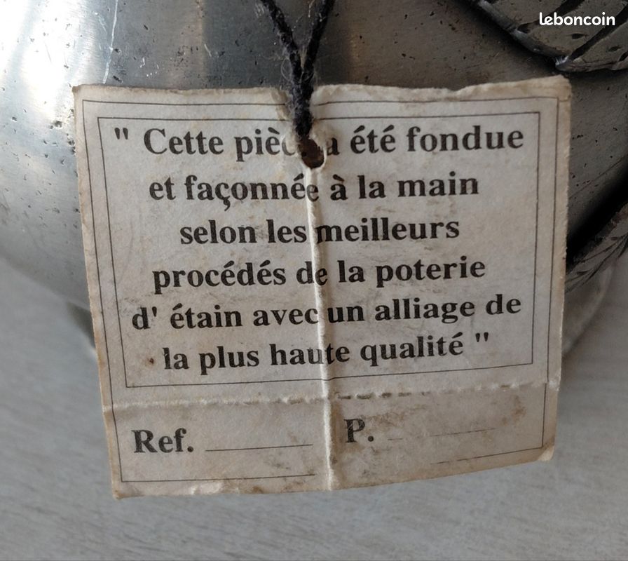 Vase en étain de fabrication artisanale, produit par la marque "Rose Design International", (image 3)