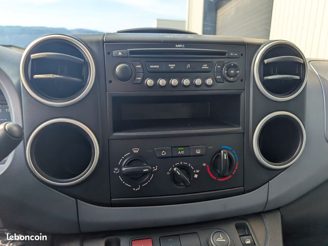CITROEN BERLINGO MULTISPACE 1.6L 90CH / TRANSPORT PMR / TPMR / 4 PLACES + 1 FAUTEUIl (image 20)