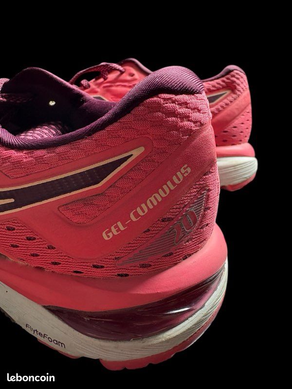 Chaussures de running femmes ASICS en gel cumulus 20 Couleur rose