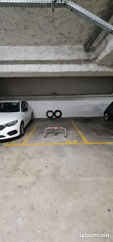 Parking Saint Denis · à Saint-Denis · 100 €