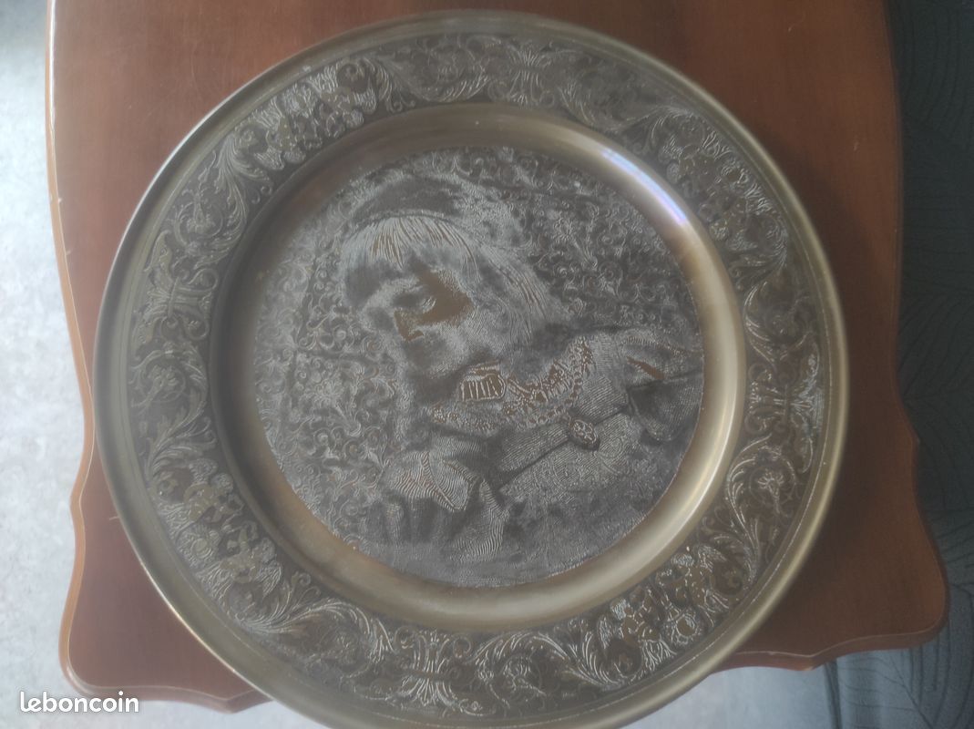 Grand plateau en bronze (image 3)