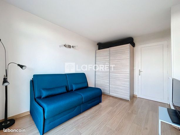 https://img.leboncoin.fr/api/v1/lbcpb1/images/b8/e7/66/b8e766cf979ea67f1eeb94fafad49454da0e5471.jpg?rule=ad-image