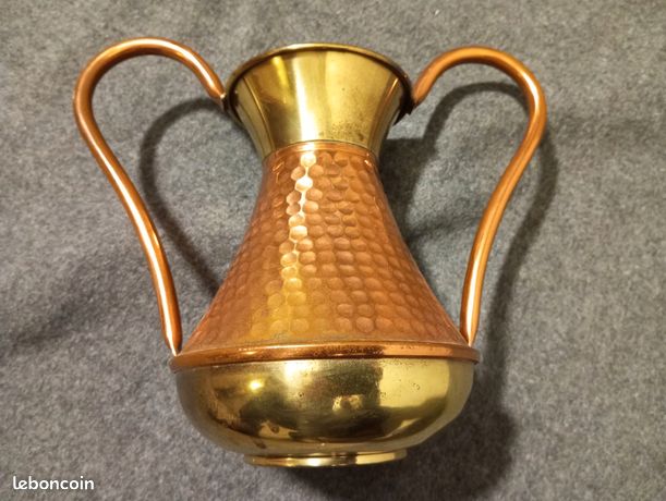 ANCIEN VASE AMPHORE En Cuivre Et Laion Signée "Villedieu" EUR 15,00 - FR