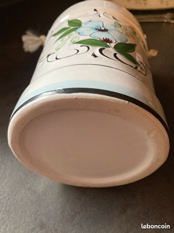 Joli pot à lait en faïence (image 3)