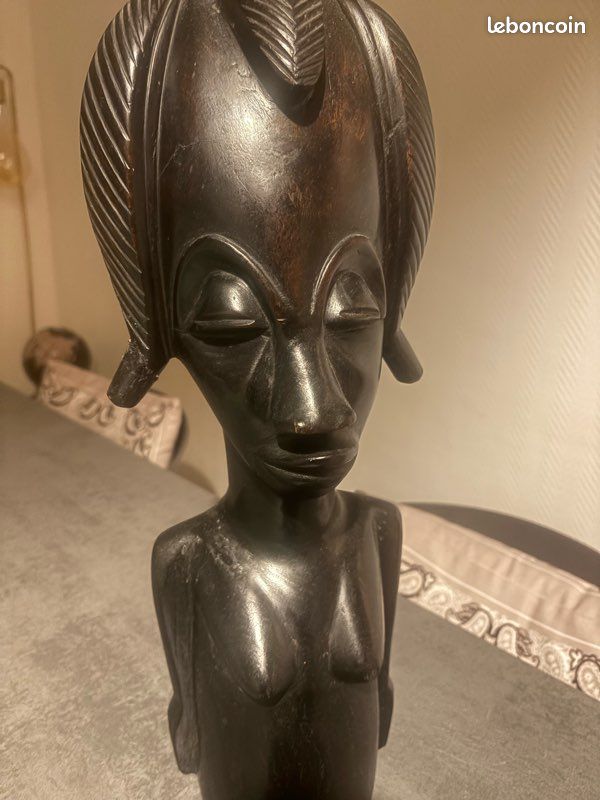 Statue en bois d’ébène (image 1)