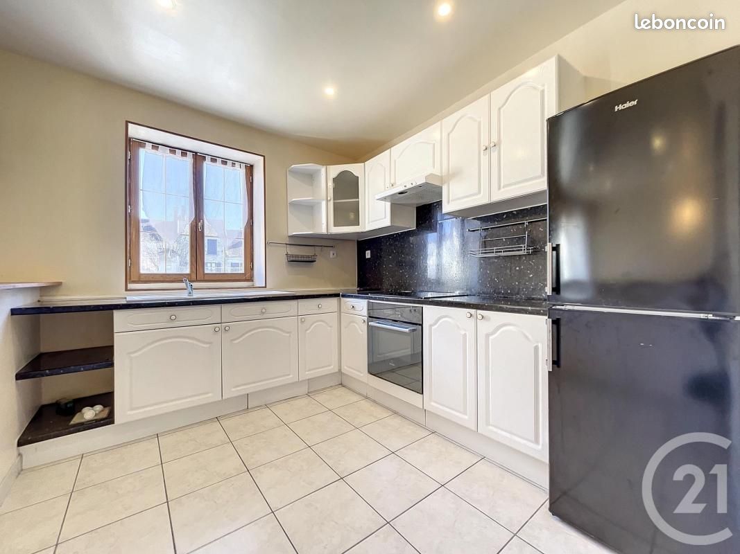 Maison 3 pièces 73 m² · à Villeneuve-les-Bordes · 73 m² · 740 €/mois