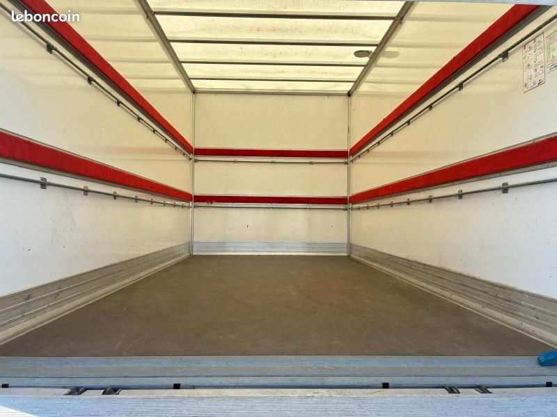 Iveco Daily CCb Daily 35C16 Moteur 3L00 160CV Caisse 20m3 Hayon 37 500 HT (image 4)