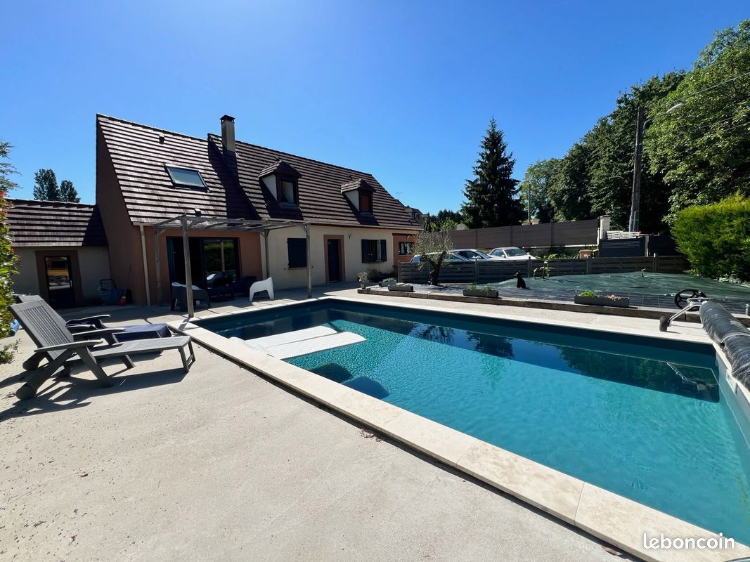 Maison 7 pièces 168 m² · à Abondant · 168 m² · 450 000 €