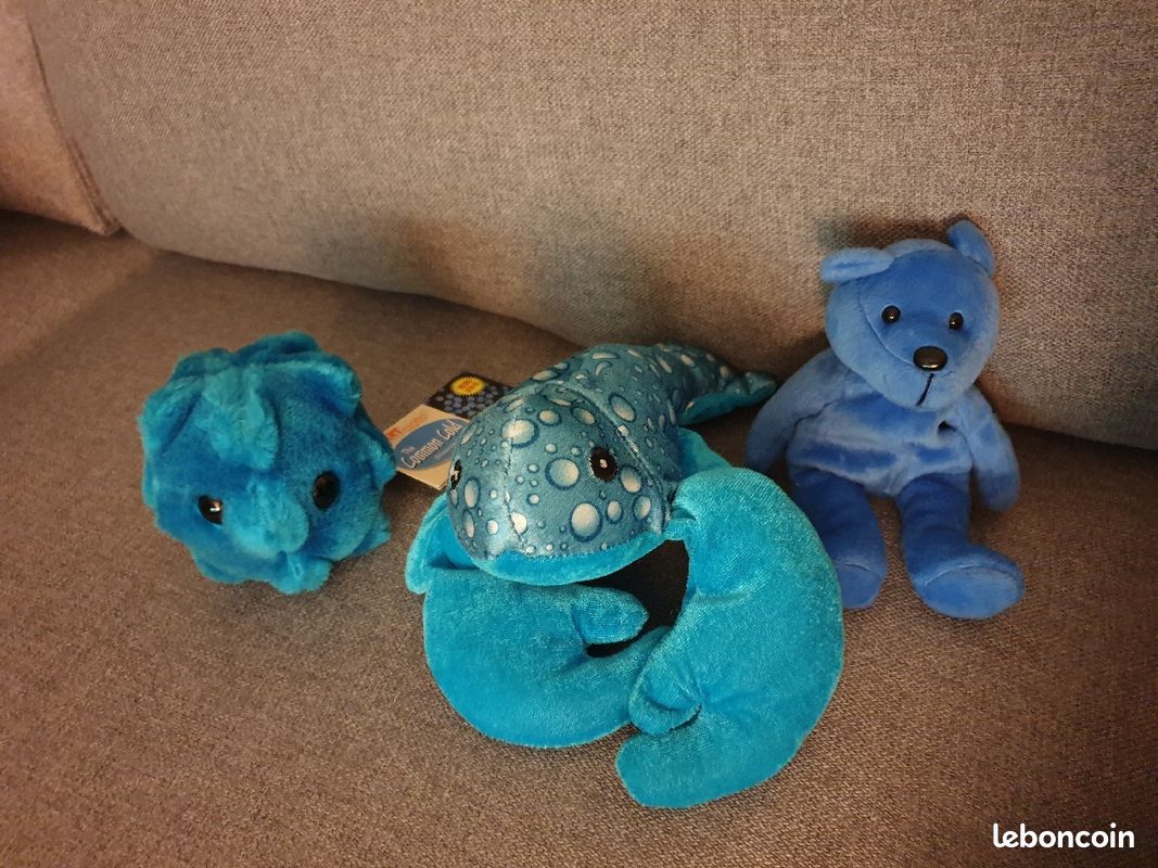 Lot de 3 peluches bleues (image 1)