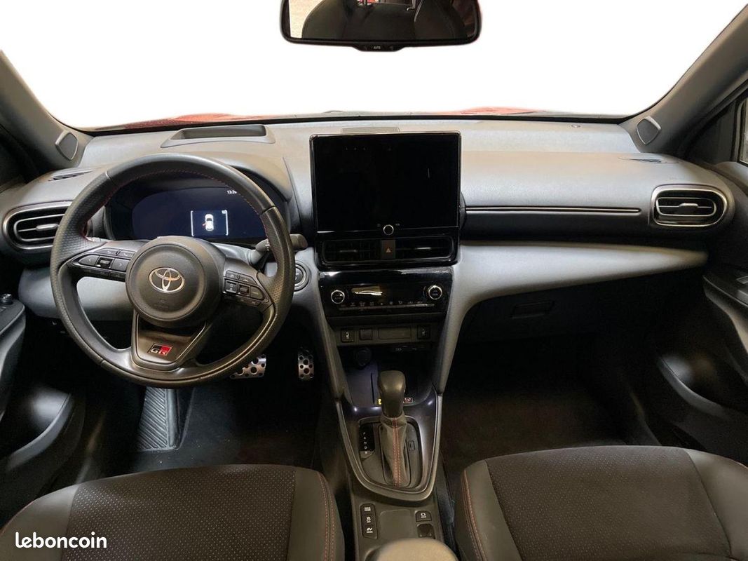 Toyota Yaris Cross 130h GR Sport MC24 (image 11)