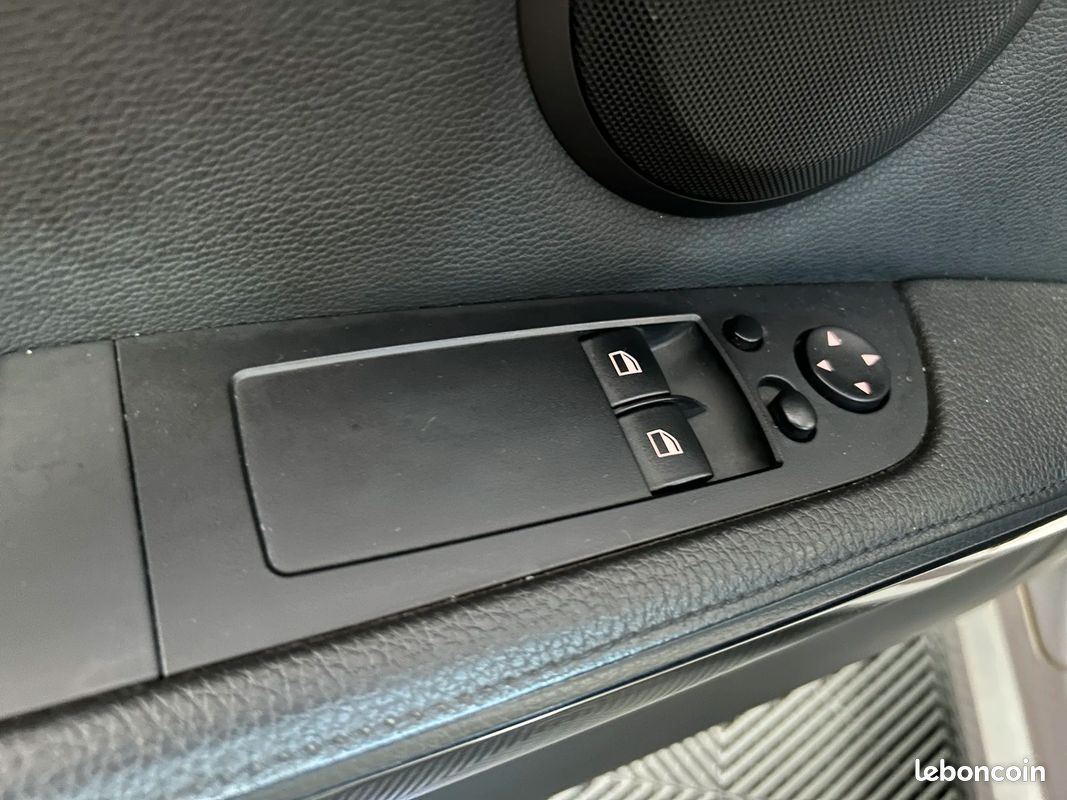 Bmw SERIE 3 E92 LUXE LCI Coupé 320d 184 cv Boîte auto / Suivi D'entretien Complet (image 49)