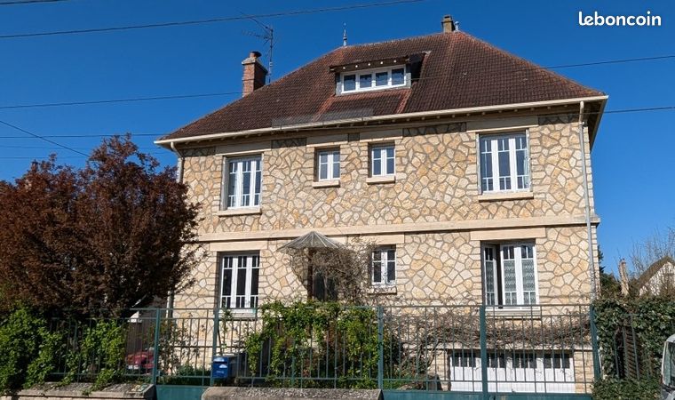 Maison 8 pièces 216 m²