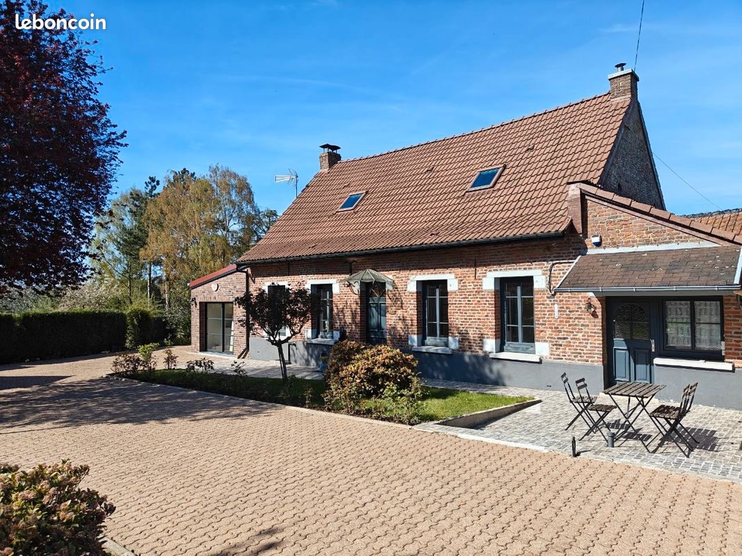 Maison 6 pièces 136 m² · à Sebourg · 136 m² · 369 000 €