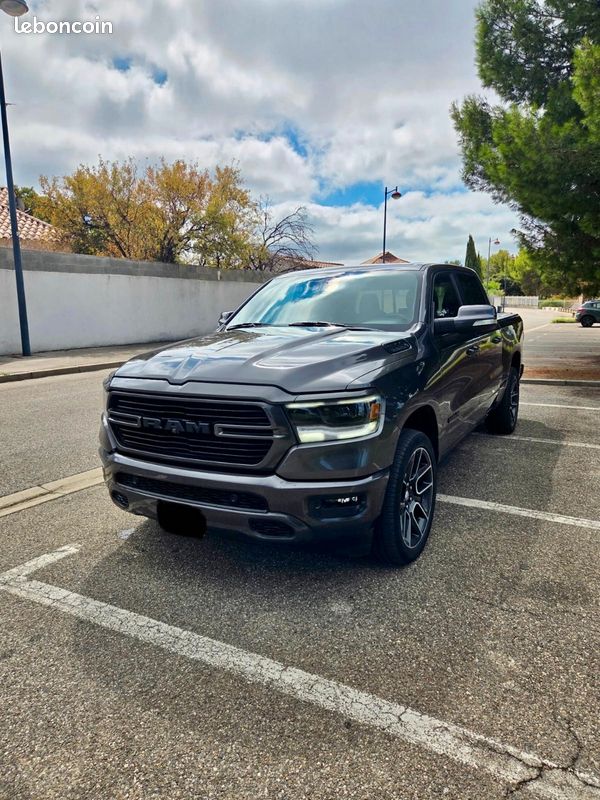 RAM 1500 SPORT 43000 ht (image 1)