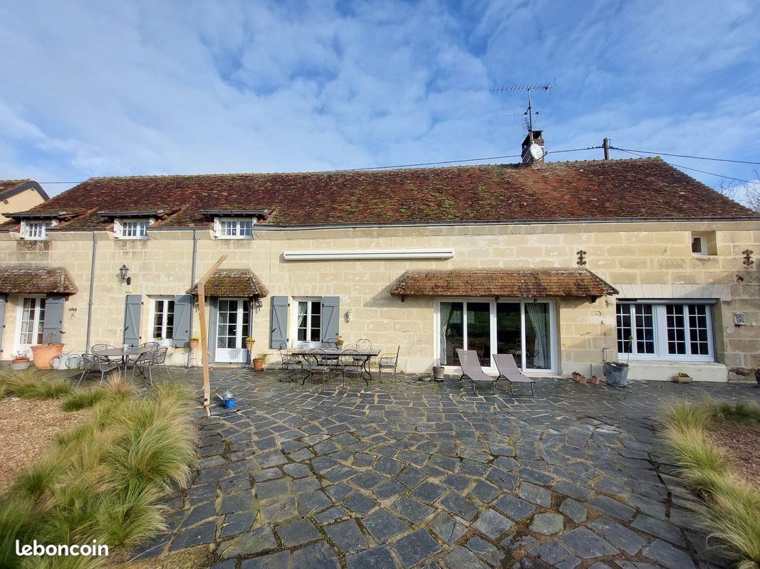 Maison 6 pièces 184 m² · à Vallée-de-Ronsard · 184 m² · 302 000 €