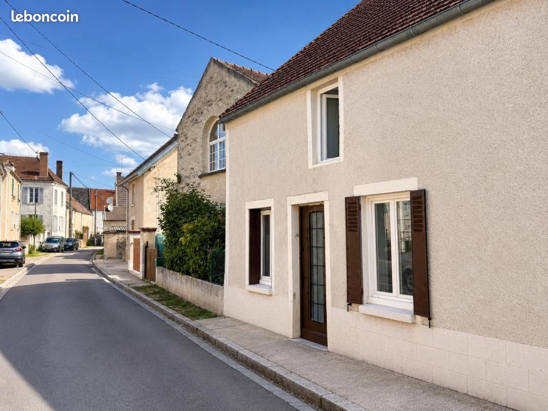 Maison 3 pièces 105 m² · à Arcy-sur-Cure · 105 m² · 100 000 €