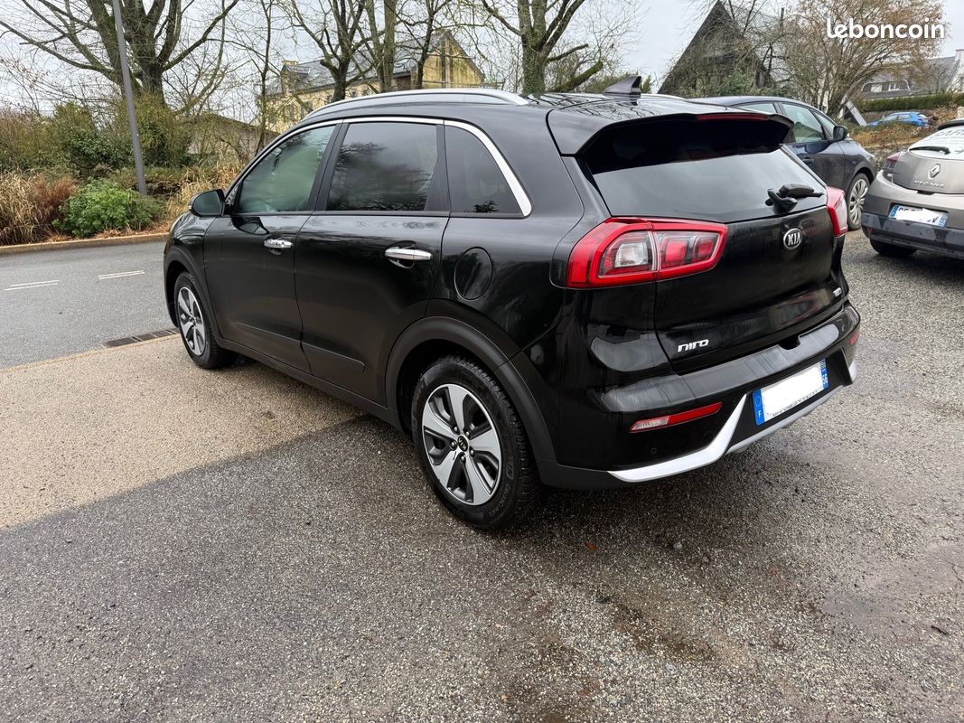 Kia niro 1.6 ess hybrid 105 cv bva an 2017 km 71000 (image 4)