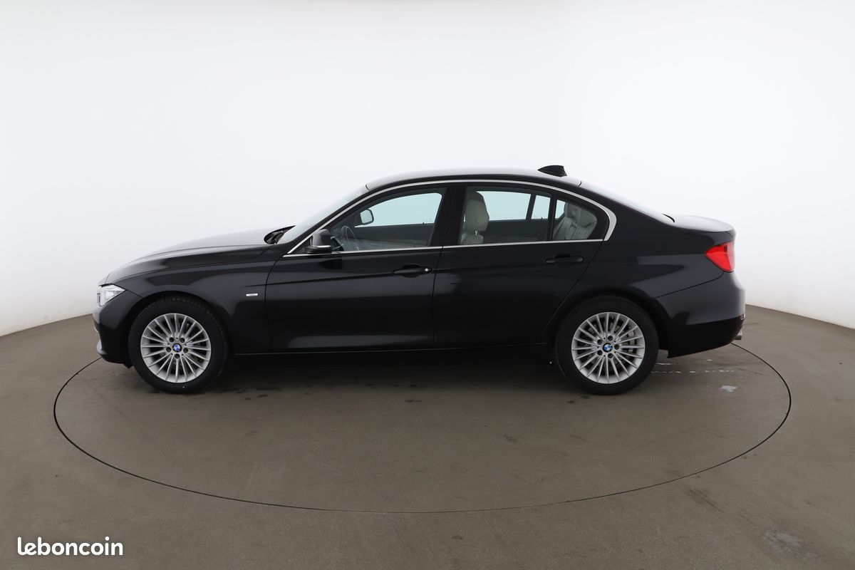 BMW Série 3 316d Luxury BVA8 116 ch (image 11)
