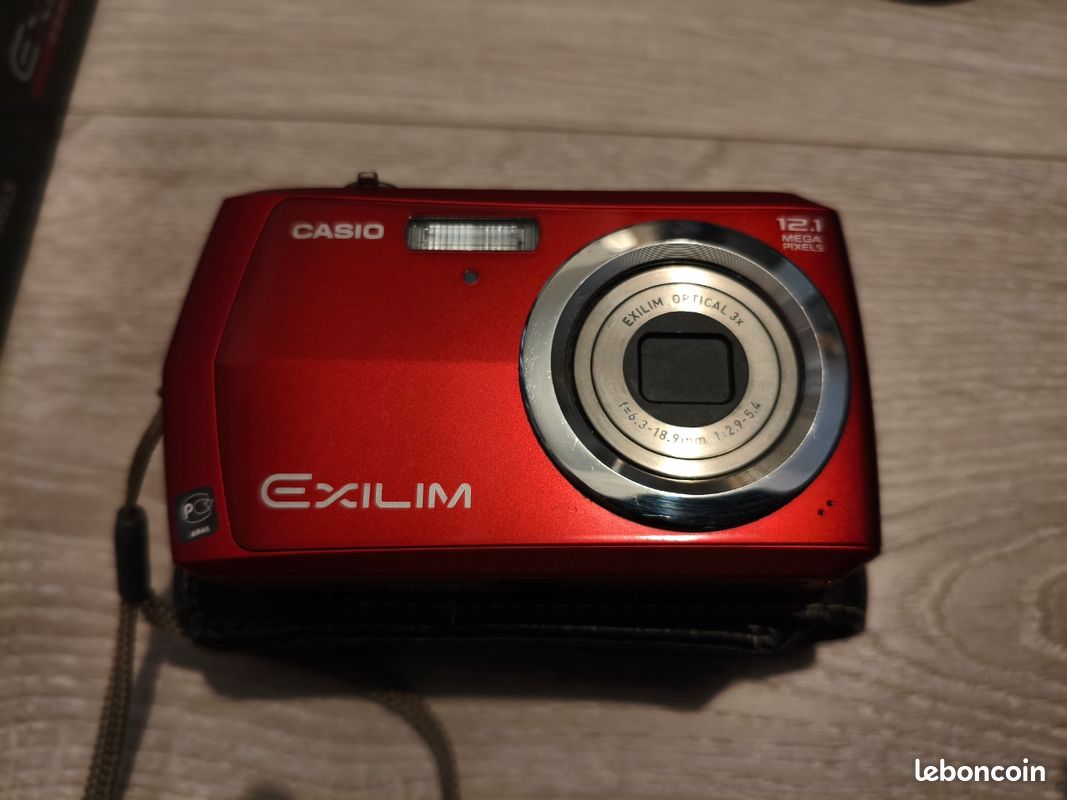 Appareil Photo Numérique Casio EXILIM EX-Z600 Compact – Vendu Seul (occasion)