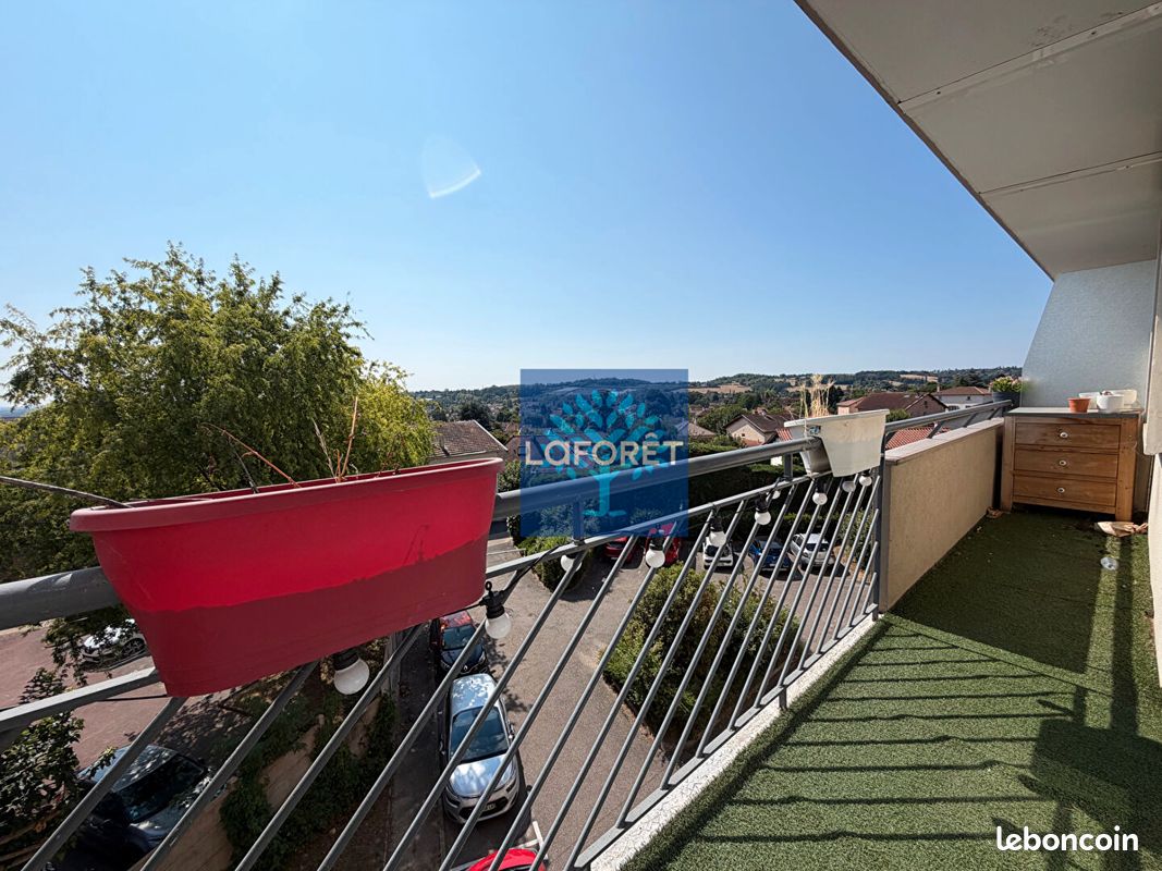 Appartement 3 pièces 72 m² · à Saint-Genis-Laval · 72 m² · 1 250 €