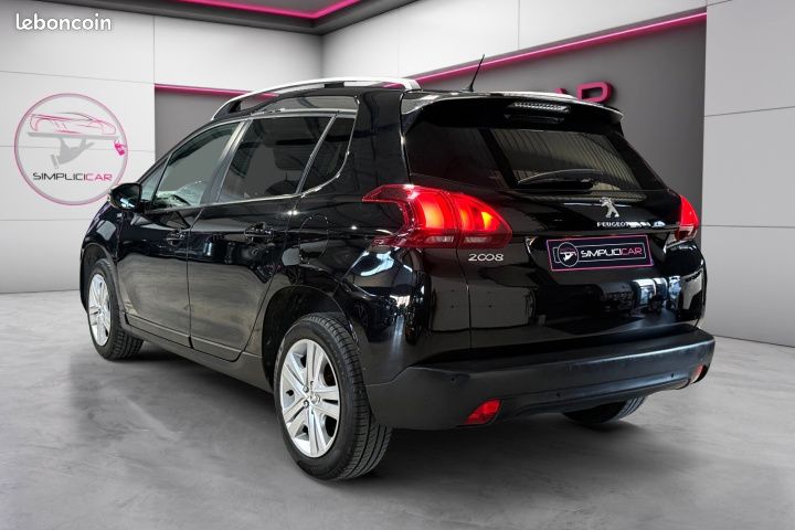 PEUGEOT 2008 1.2 82ch BVM5 Style Garantie 12 mois (image 7)