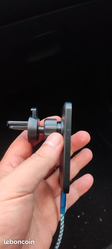 Support voiture iPhone batterie MagSafe très bon état (image 3)