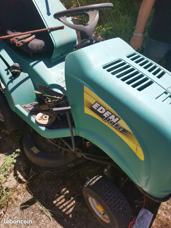 Tracteur Tondeuse den Parc 13 5 Cv Tracteurs tracteur-tondeuse-den-parc-13-5-cv-tracteurs