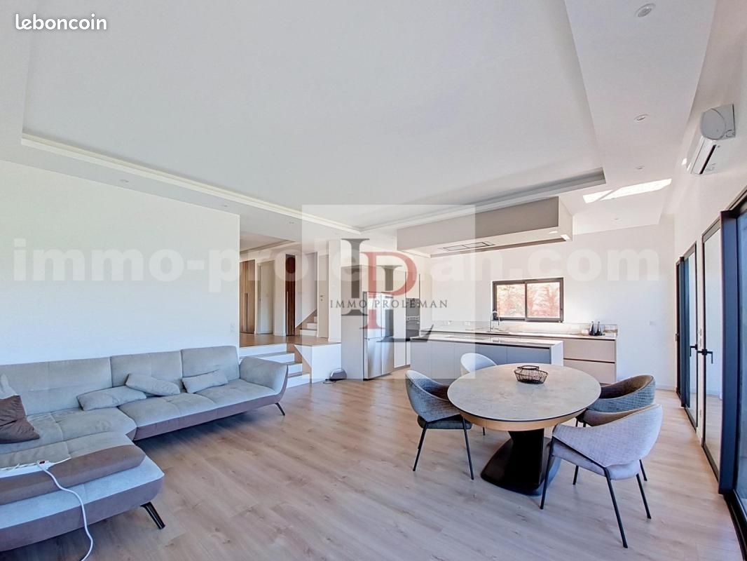 Maison 6 pièces 150 m² · à Bossey · 150 m² · 3 950 €/mois