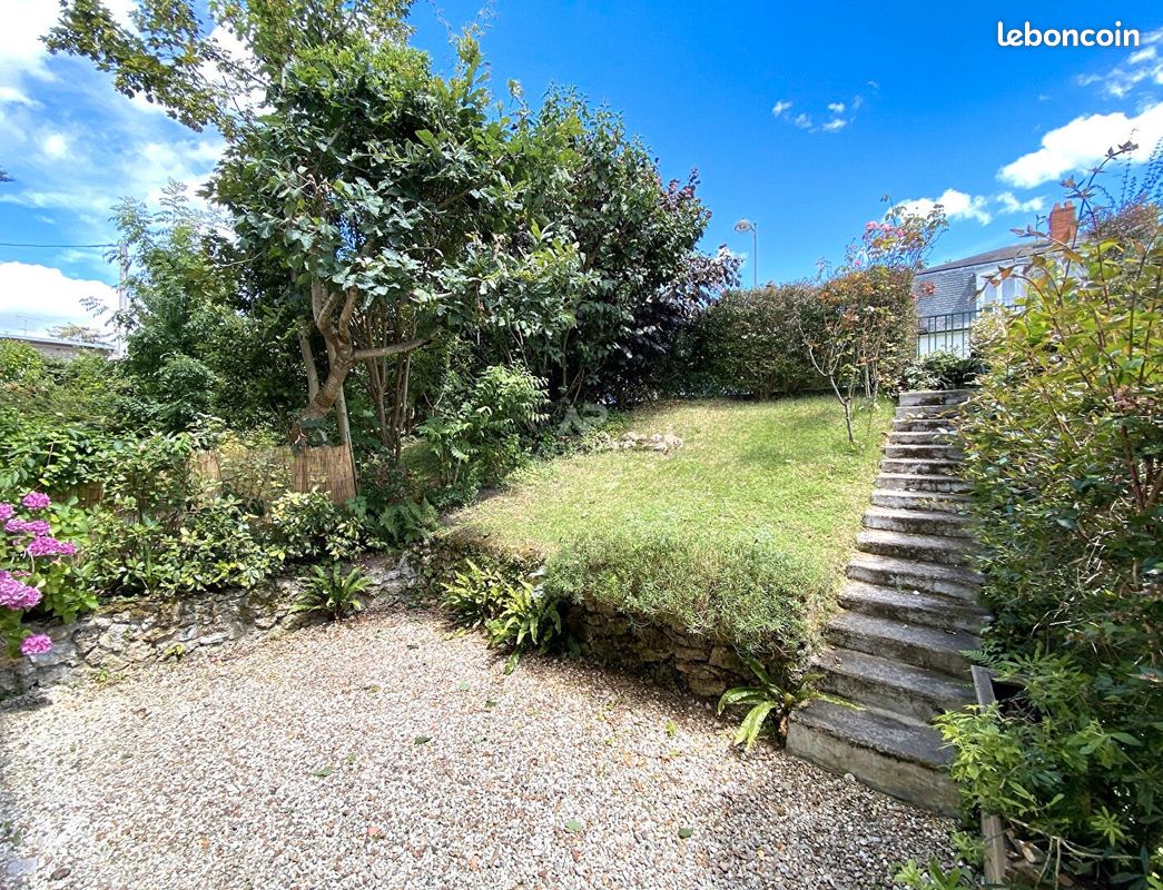 Maison 5 pièces 105 m² · à Versailles · 105 m² · 2 350 €