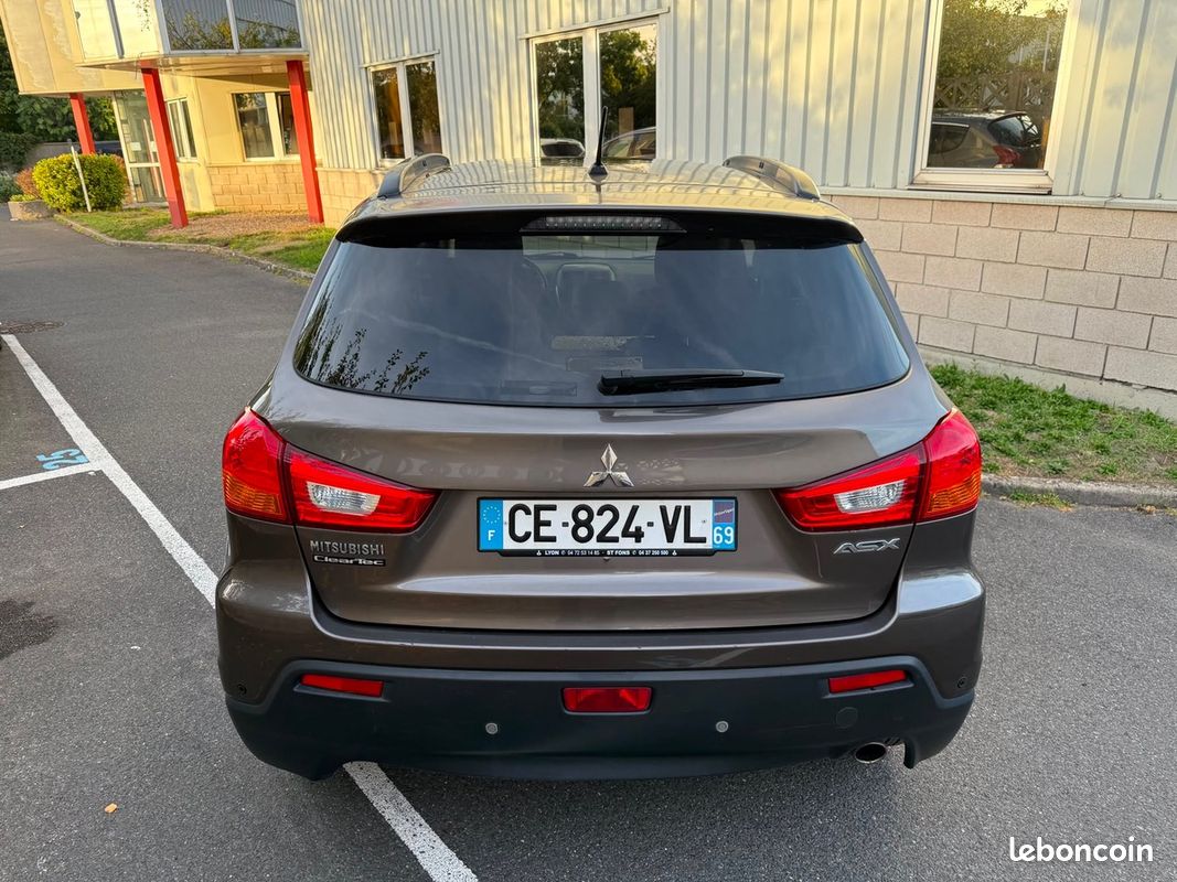 Mitsubishi ASX 1.8 D-ID 115 CV intenses 1ers mains garantis 6 mois (image 6)