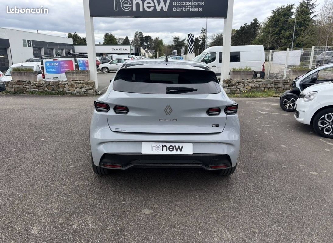 RENAULT Clio E-Tech full hybrid 160 ch Techno (image 4)