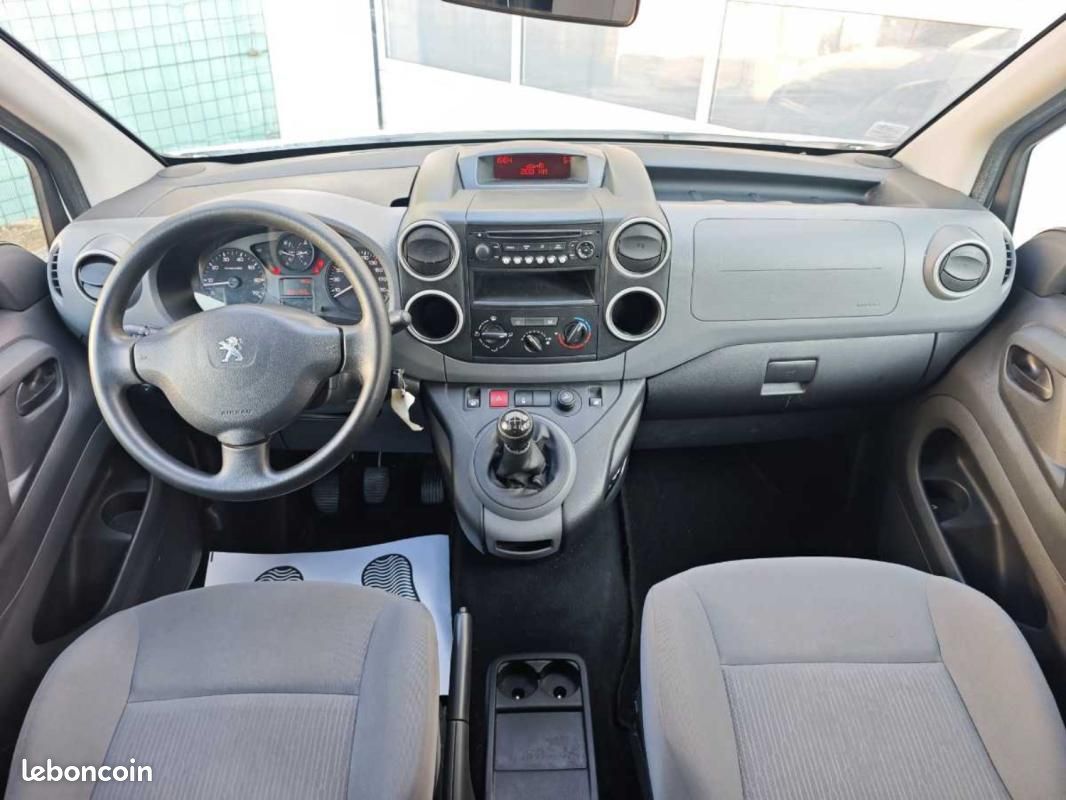 Peugeot Partner TEPEE 1.6L VTi 98CH "ACTIVE" 5PLACES ATTELAGE (image 3)