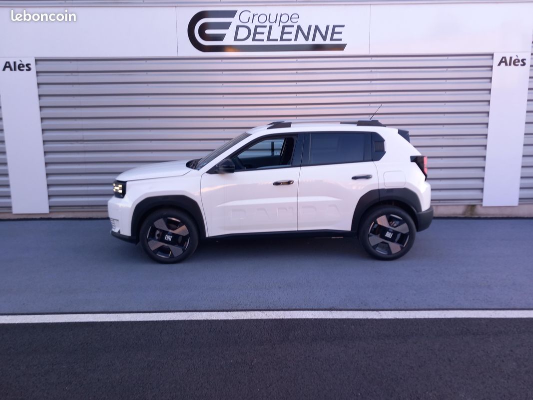 FIAT Grande Panda T-Gen 3 1.2 Hybrid Turbo 110 ch eDCT6 La Prima (image 2)