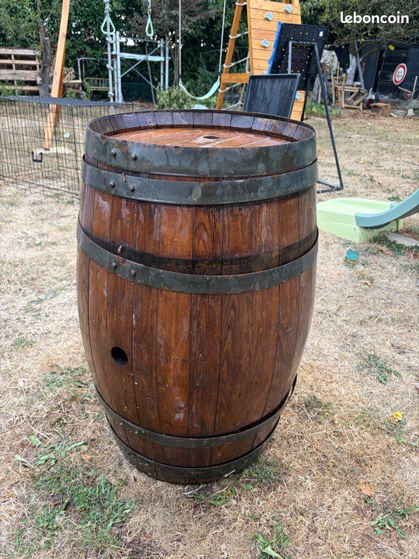 Tonneau en Bois et Métal (image 1)