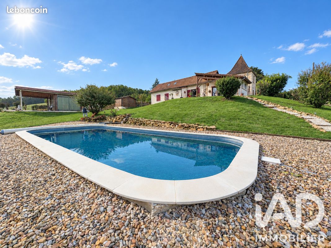 Maison 6 pièces 149 m² · au Buisson-de-Cadouin · 149 m² · 441 000 €