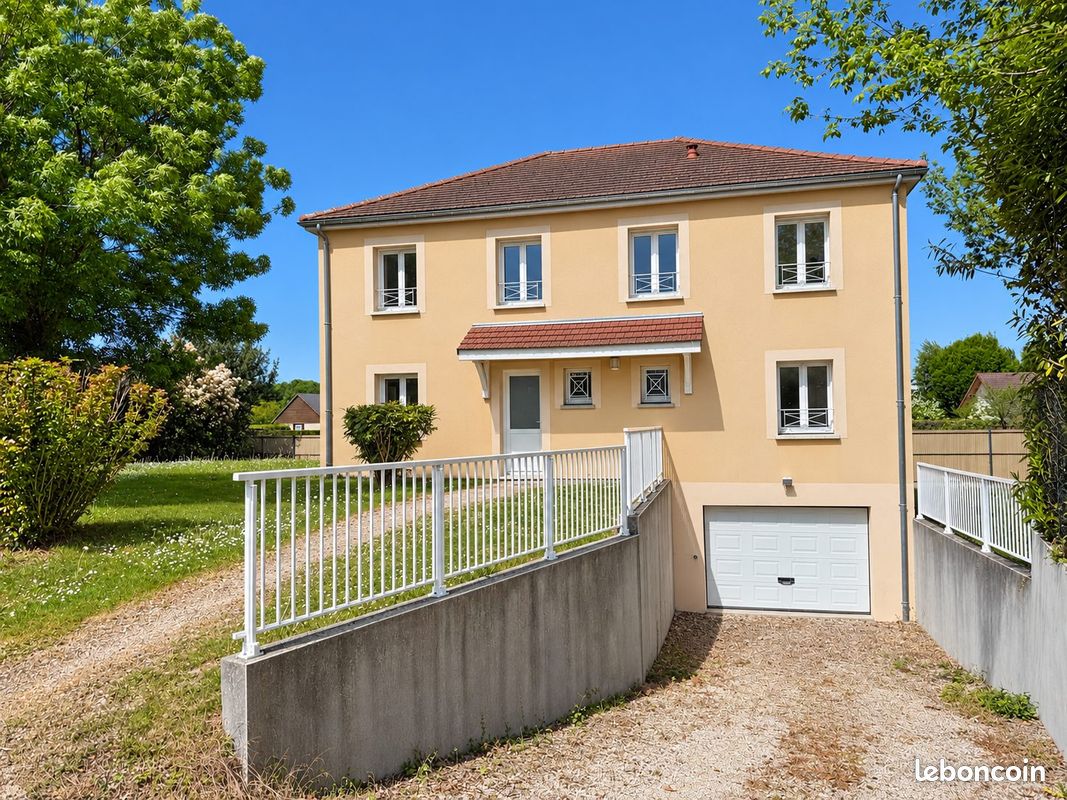 Maison 7 pièces 170 m² · à Saint-Julien-les-Villas · 170 m² · 299 000 €
