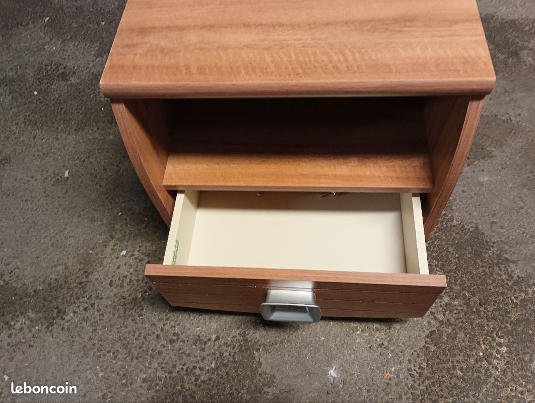Chevet en bois (image 2)