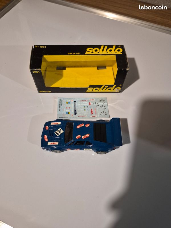 Solido 1/43 BMW M1 bleu jamais joué en boîte N°1031
