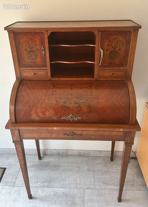 Bureau à cylindre de style Louis XVI (image 1)