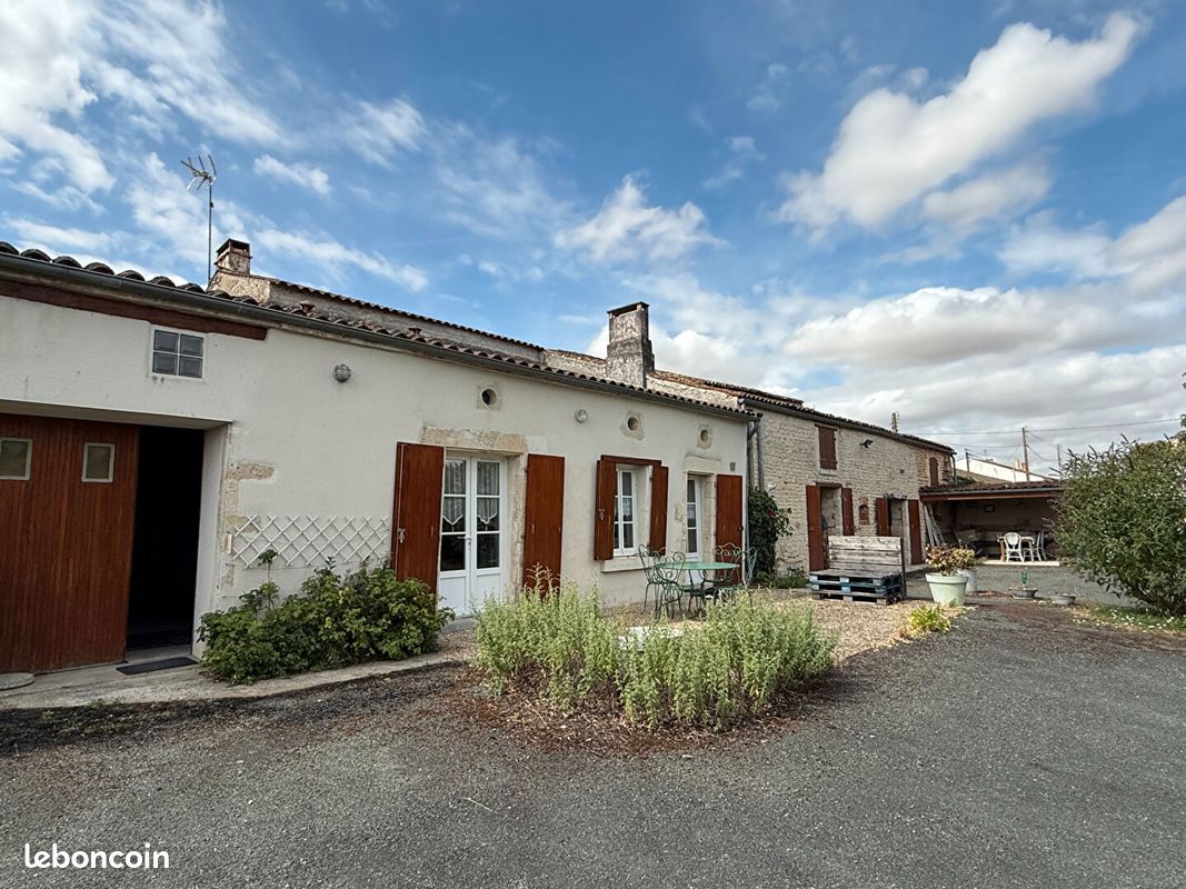 Maison 4 pièces 116 m² · à Surgères · 116 m² · 244 000 €