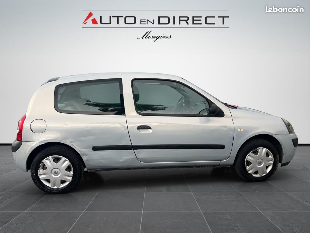 RENAULT CLIO 1.2i 16V II BERLINE Authentique PHASE 2 (image 8)