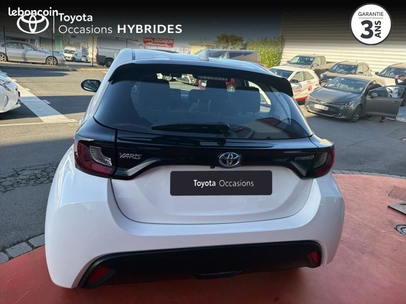 Toyota Yaris 116h Dynamic Business 5p + Programme Beyond Zero Academy MY22 (image 4)