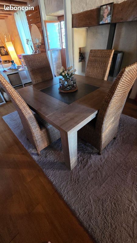 Table carrée de salle à manger gamme Brest (image 1)
