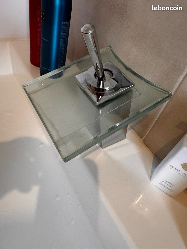 2 robinets de salle de bain (image 1)