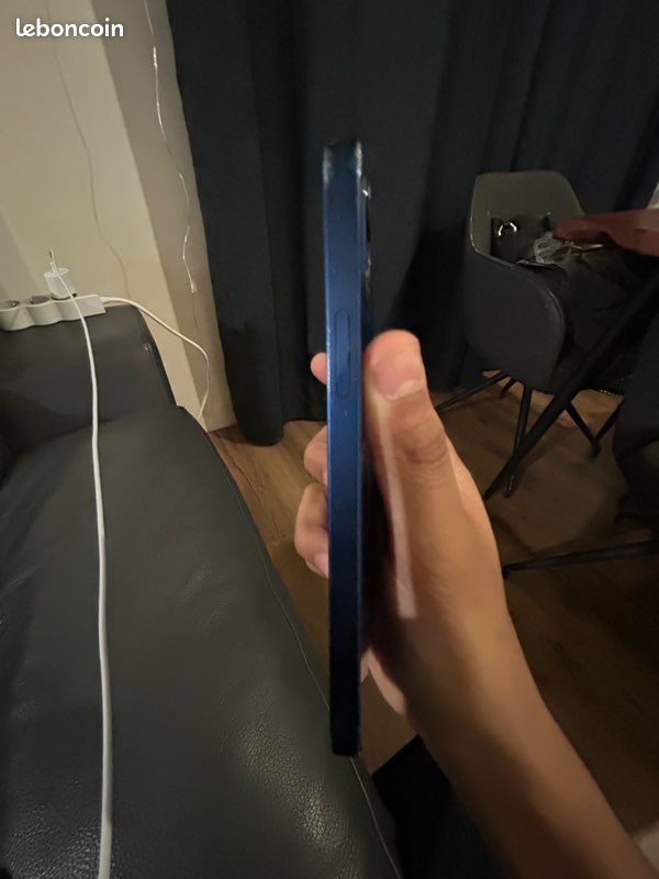 IPhone 12 (image 6)