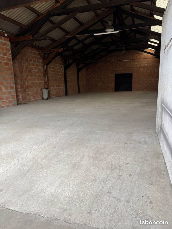 Parking 303 m² · à Libourne · 303 m² · 215 000 €