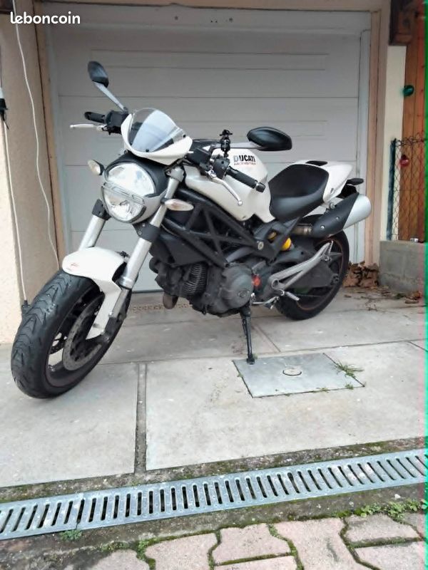 Ducati Monster 696 - 2010 (image 3)