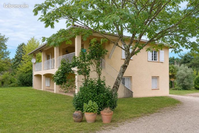 Maison 10 pièces 222 m²